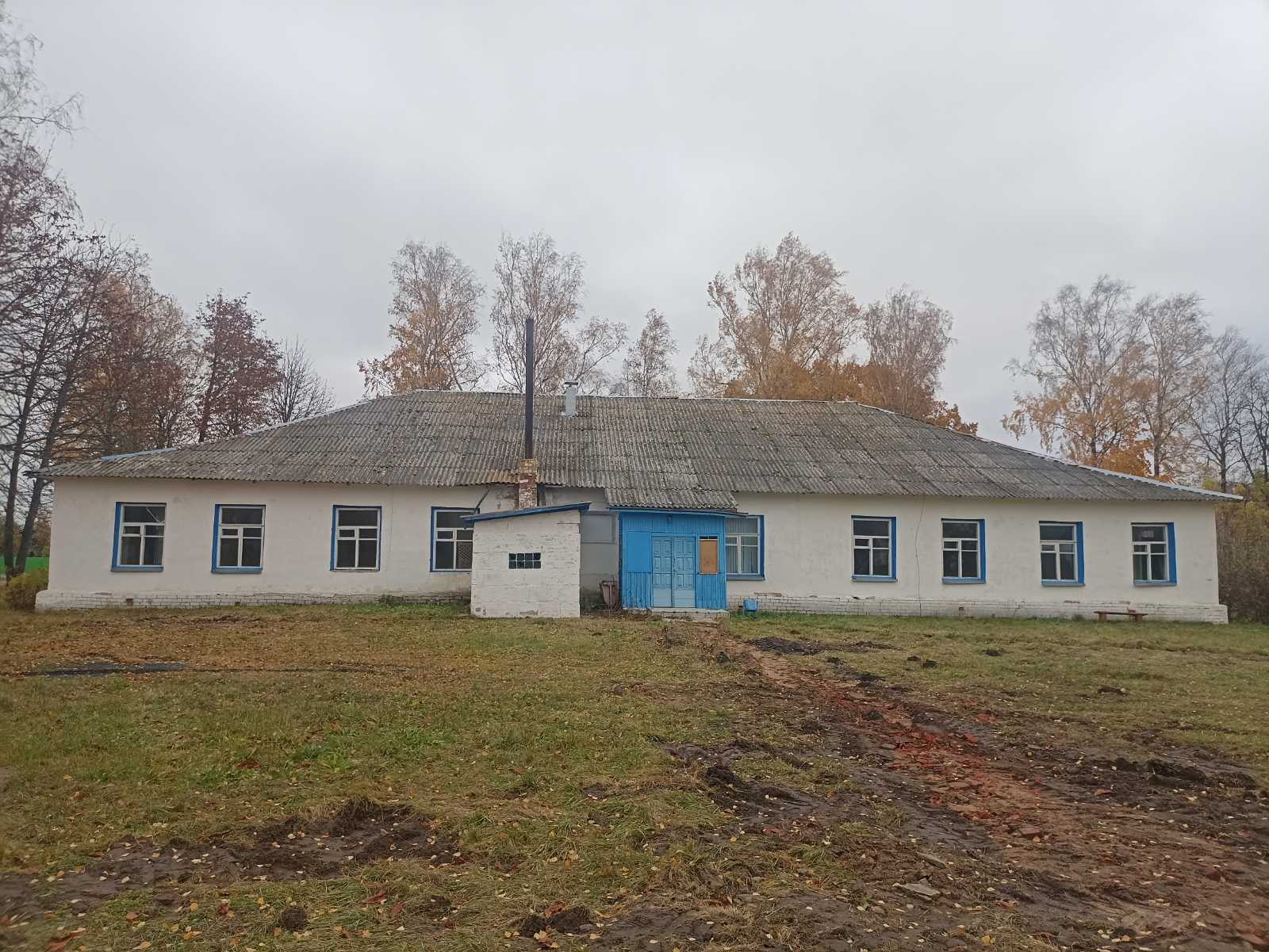 School building with workshop, water supply, sewerage