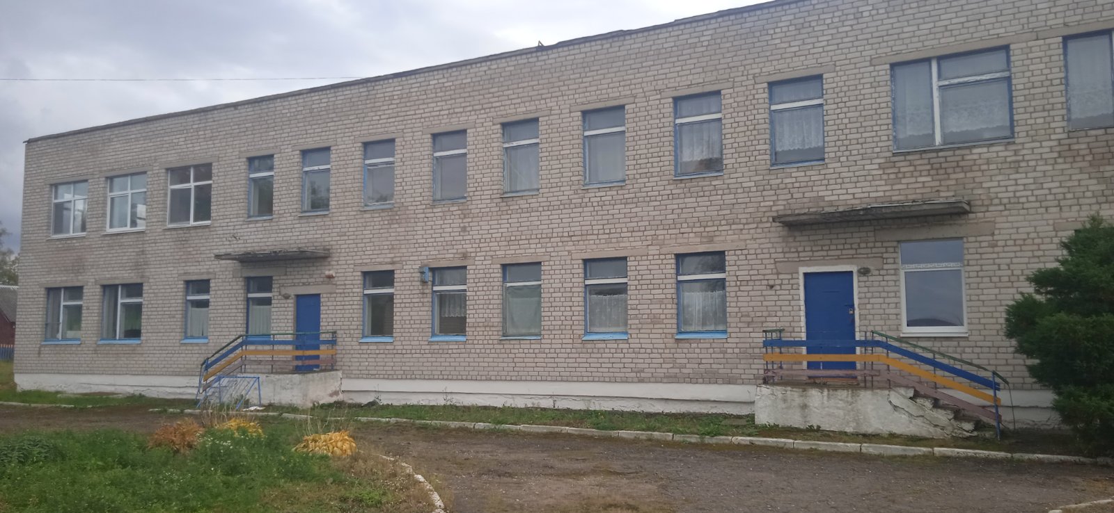 Здание школы 