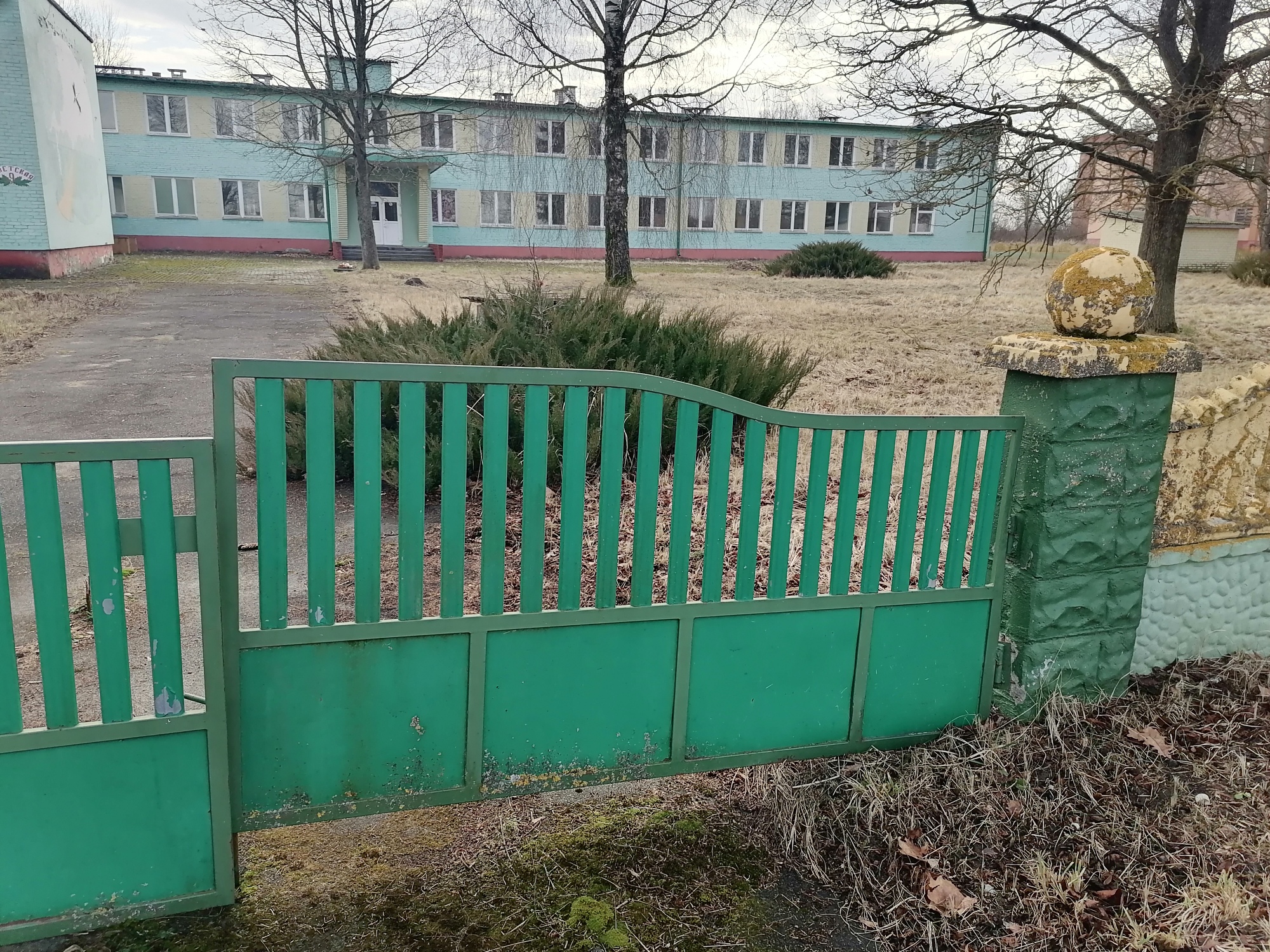 School building, Goldovo agrotown 