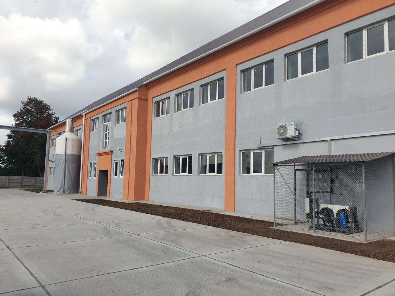 Производственное здание и здание склада