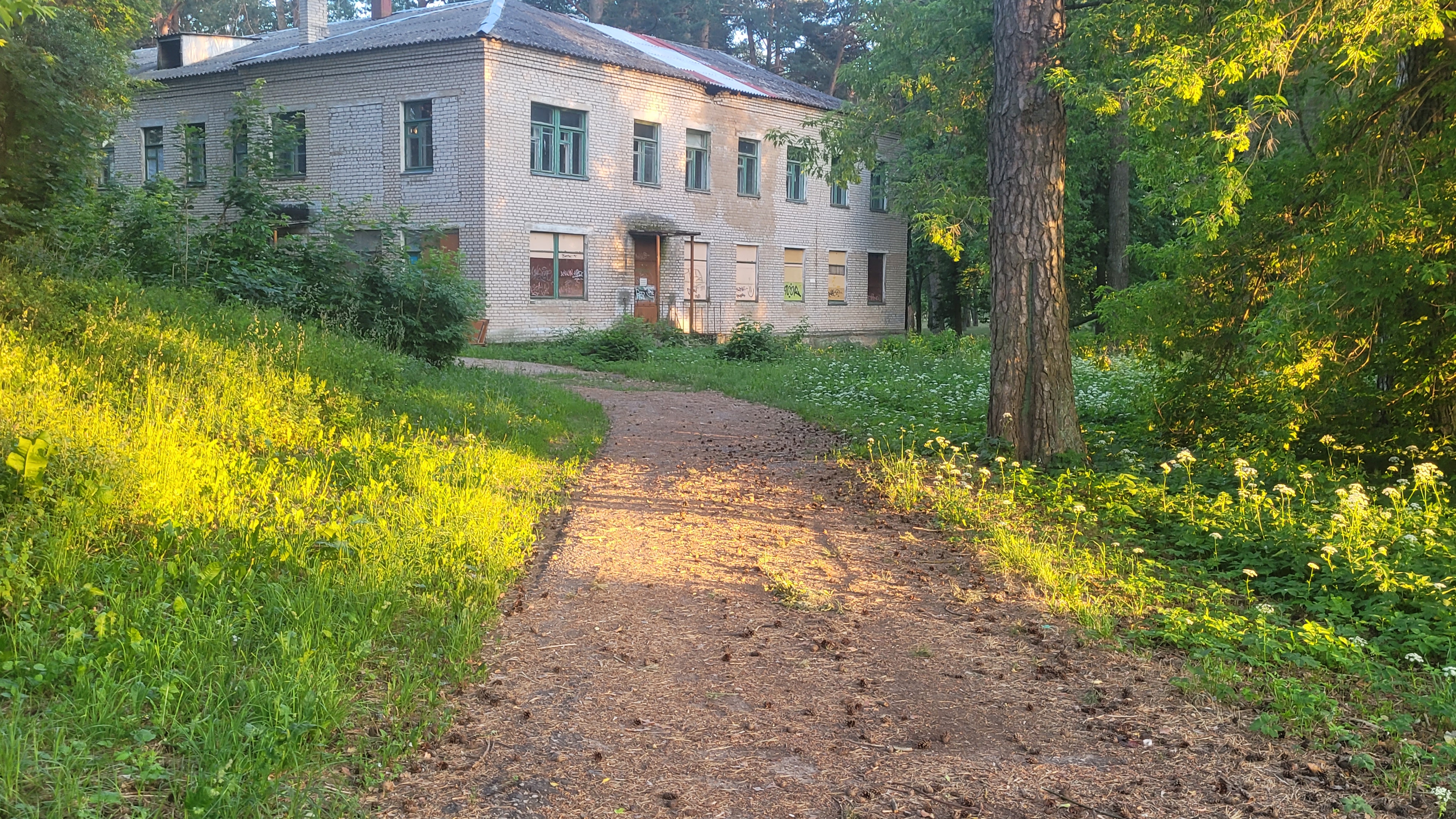 Здание ГУО "Средняя школа №18 г. Барани", Оршанский р-н, г. Барань, ул. Первомайская, 3Б