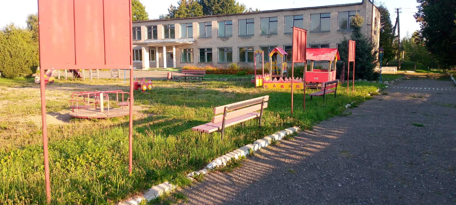 Здание школы Ковали