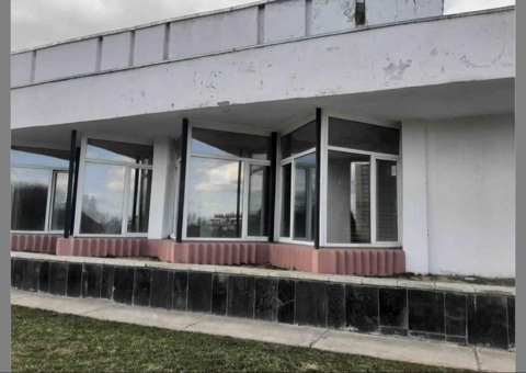 Здание магазина хозтовары